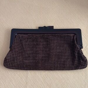 Vintage Suede Clutch Lucite Kiss Lock Lucite Closure Brown/Camel Italy Lazarus